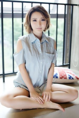 凯莎雪乳轻颤娇羞流白浆