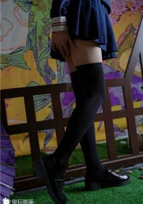 痴汉电车侵犯女学生电车痴汉视频